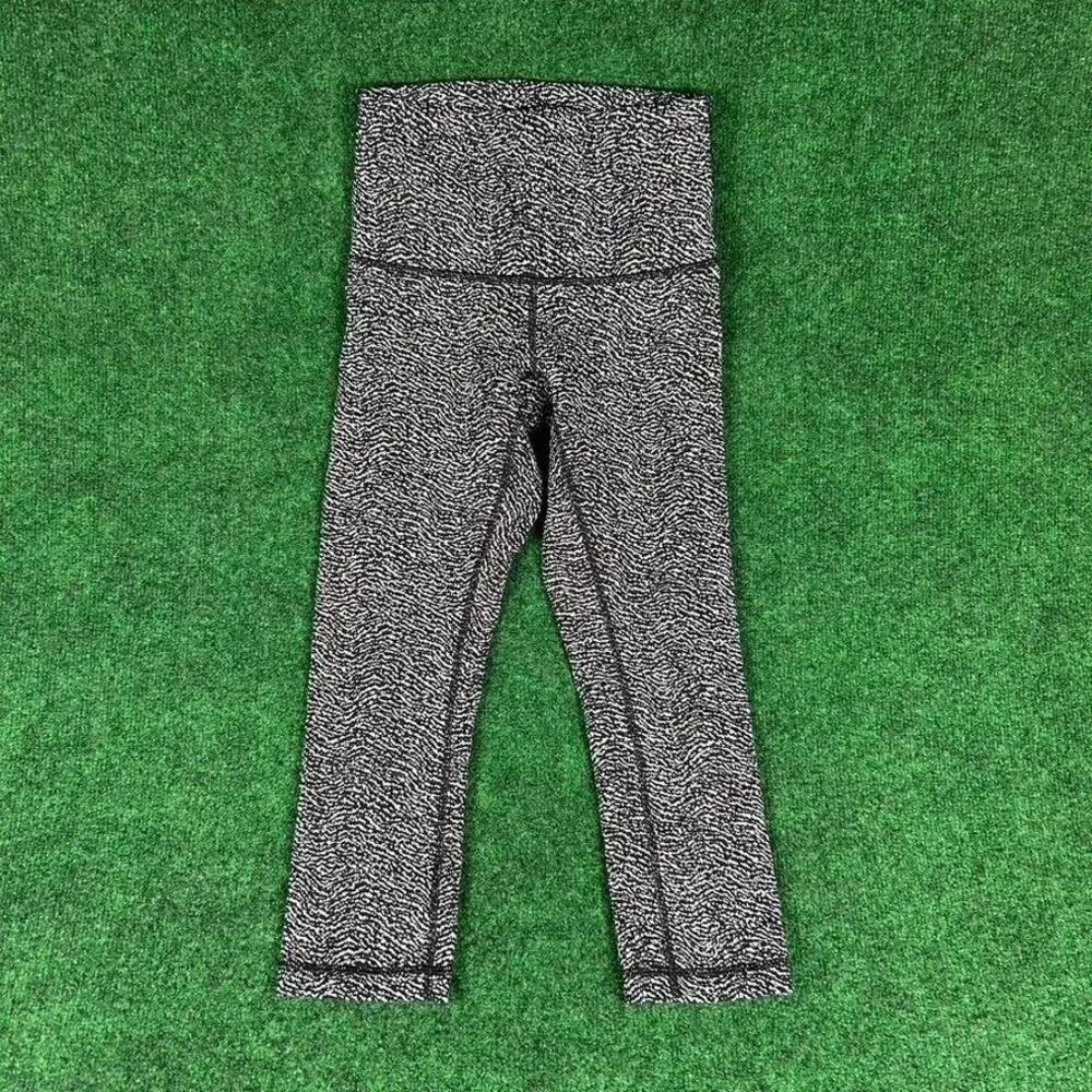 Lululemon Wunder Under High Rise Crop Size 4 Leggings Black & White High Waisted